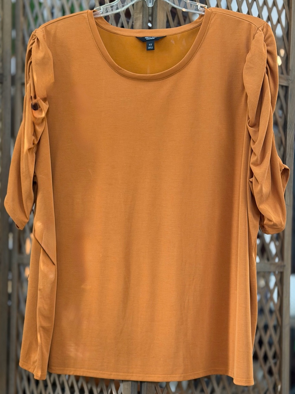 Simply Vera Vera Wang Bronze Rose Elbow length Ruched Sleeve Top